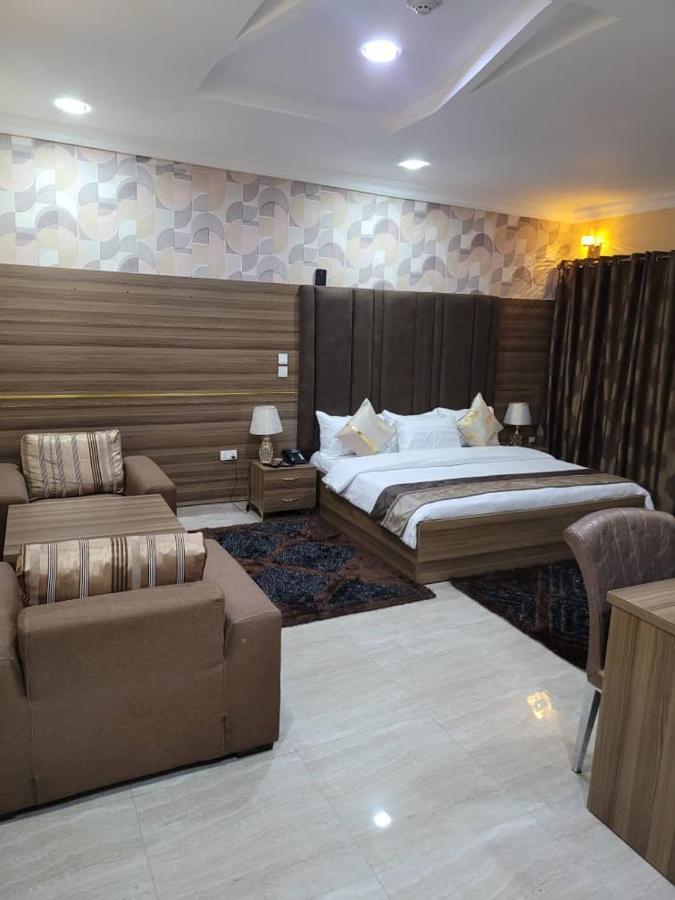 Fawzy Hotel Ibadan Kültér fotó