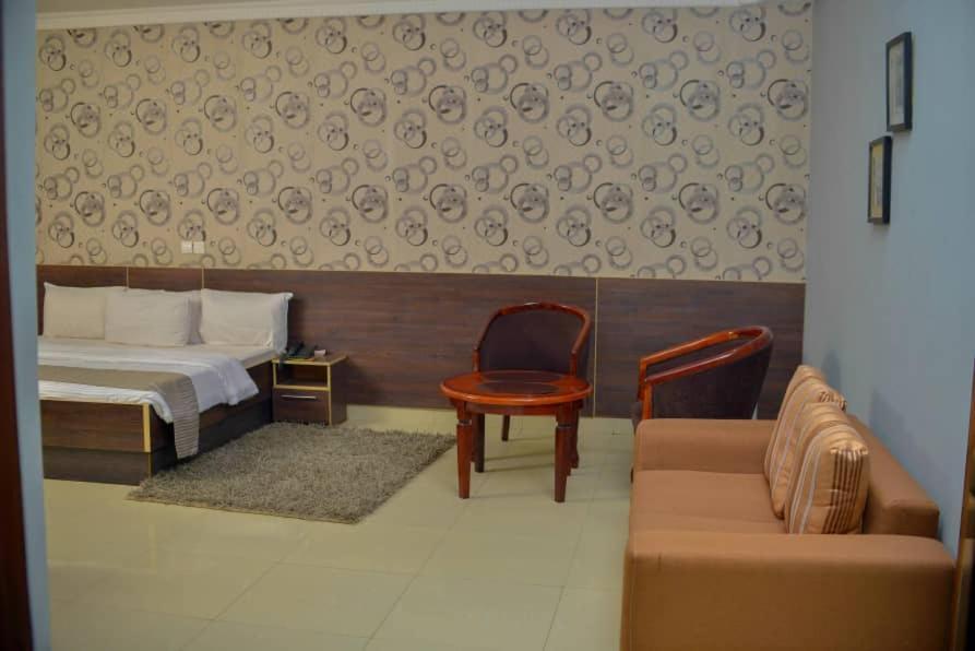 Fawzy Hotel Ibadan Kültér fotó