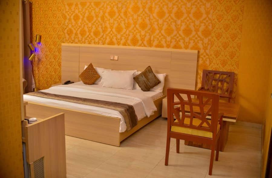 Fawzy Hotel Ibadan Kültér fotó