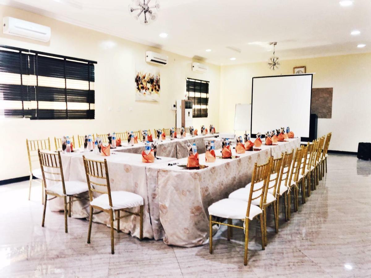 Fawzy Hotel Ibadan Kültér fotó